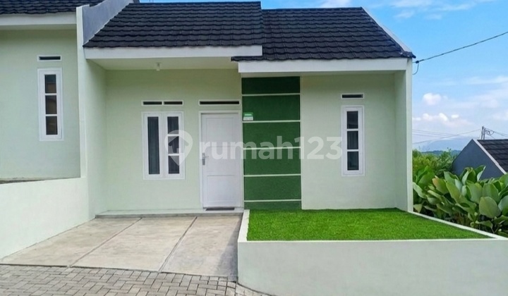 Strategic House Close to Parungkuda Market