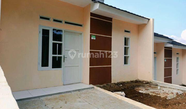 Rumah Modern Nempel Ke Stasiun Parungkuda 1