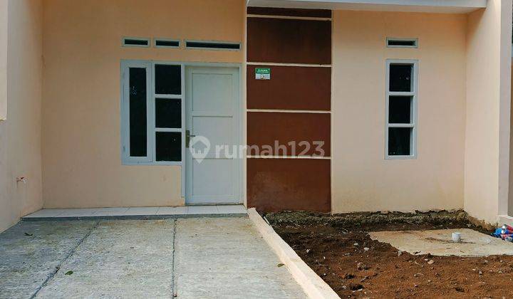 Rumah Modern Nempel Ke Stasiun Parungkuda 2