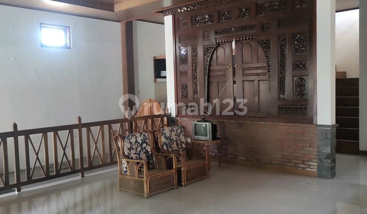 Dijual Rumah Klasik Dekat Kampus Uii dan Ppg dan Al Azhar. 2