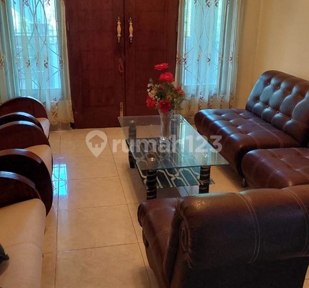 Rumah 2 Lantai Lokasi Strategis Dekat Kampus Uii , Ngaglik Sleman