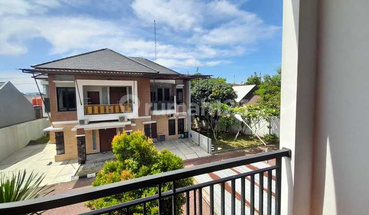 Dijualrumah 2 Lantai Dekat Terminal Jombor 2