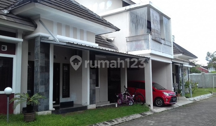 Rumah minimalis dalam perumahan lokasi strategis dekat kampus UPN Jogja