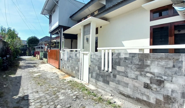 Strategis & Nyaman, Rumah Tinggal + Kantor 2 Lantai Siap Huni & Semi Furnished, Sinduharjo, Ngaglik, Sleman 2