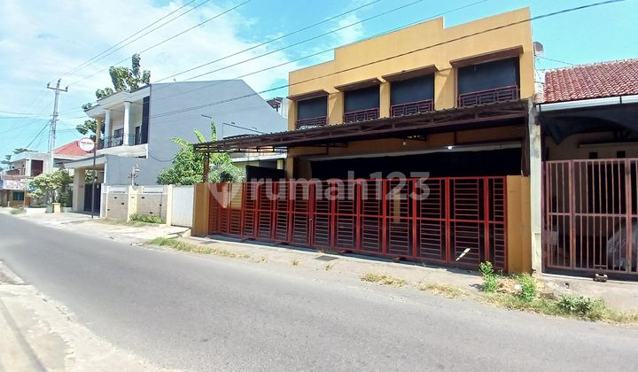 For Rent: Shop House on West Imogiri Street Near City Center 2