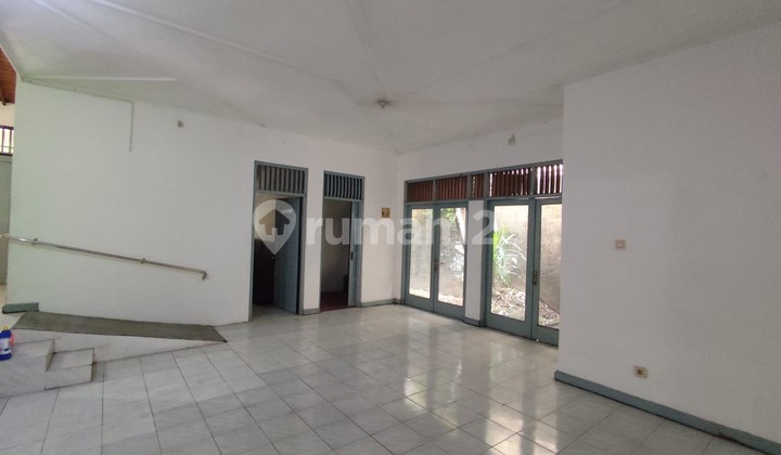 For rent: business space or office in downtown Yogyakarta. For rent: business space or office in downtown Yogyakarta.