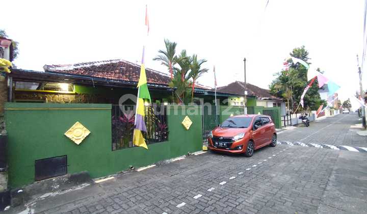 Dijual Rumah Tinggal Lokasi Dekat Kampus Sanata Dharma. Dijual Rumah Tinggal Lokasi Dekat Kampus Sanata Dharma.