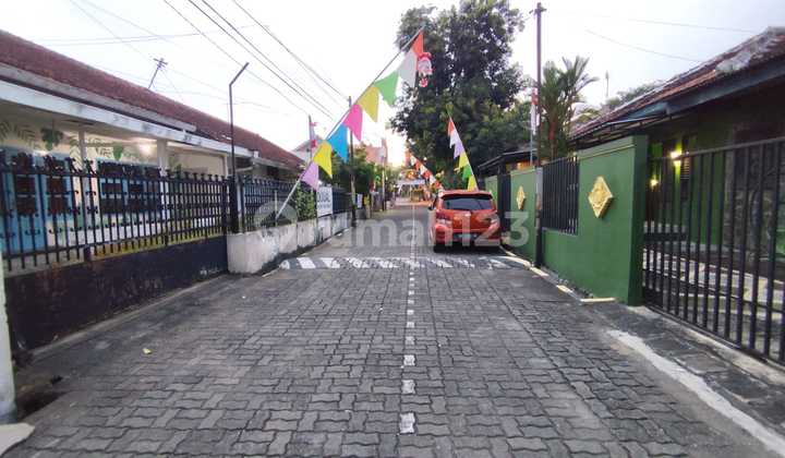 Dijual Rumah Tinggal Lokasi Dekat Kampus Sanata Dharma. 2