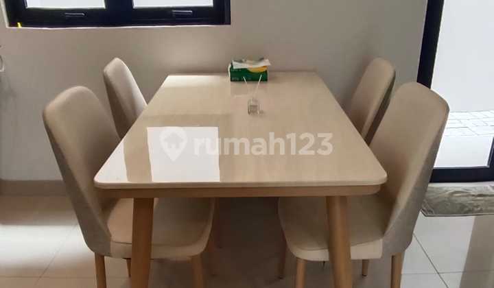Disewakan Rumah Baru Full Furnish 2 Lantai di Sumarecon Crown Gading Bekasi