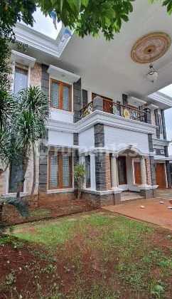 Dijual Cepat Rumah Bagus dan Mewah Ada Kolam Renangnya di Jatiwarna Bekasi Dijual Cepat Rumah Bagus dan Mewah Ada Kolam Renangnya di Jatiwarna Bekasi