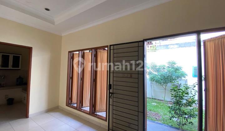 Disewakan Rumah 2Lantai di Cluster Heliconia Harapan Indah Bekasi 2