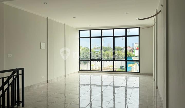 For Rent: Crystal Shop House in Sumarecon Bekasi 2