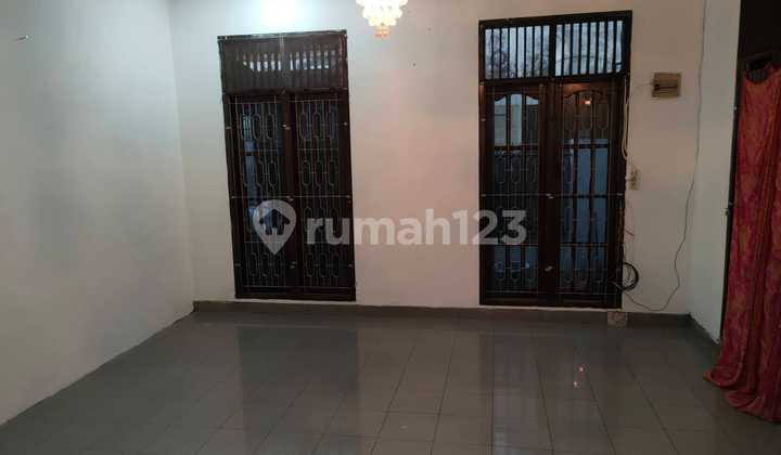 Quick Sale 2-Story House in Kayu Putih, Pulo Gadung Village, East Jakarta 2