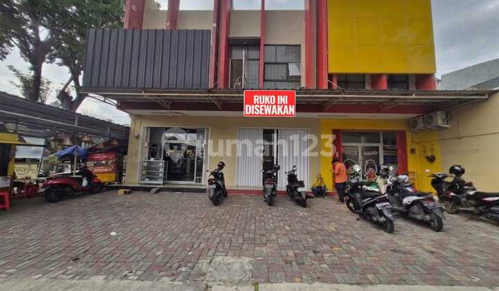 For Rent 2.5-Story Shop House in Buaran, East Jakarta 1