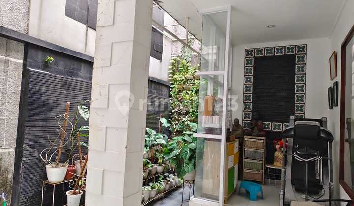 Dijual Rumah di Raffles Hills Cibubur Cimanggis Depok 2