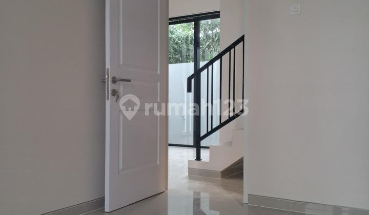 1 Ready Unit Modern House in Banyumanik 2