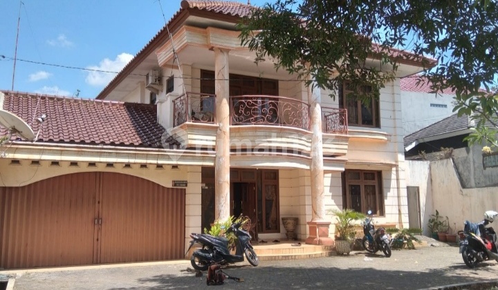 Dijual Rumah dengan Sisa Tanah Luas Lokasi Banyumanik 1