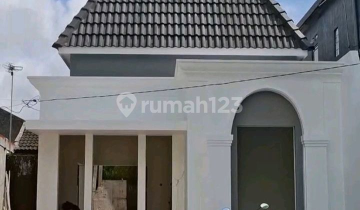 Rumah Nyaman Dekat Exit Tol Banyumanik 1