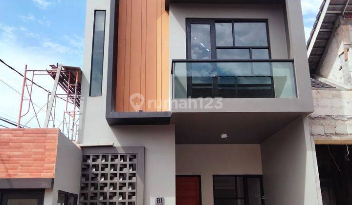 Rumah 2 Lantai SHM di Universitas Pamulang, Tangerang Selatan 1