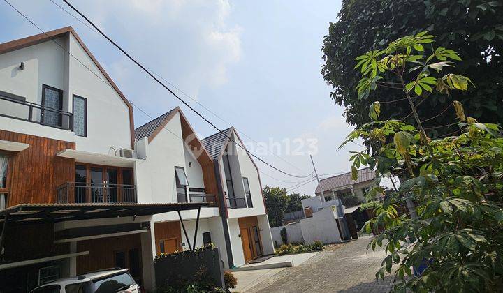 Rumah 2 Lantai SHM di Bintaro Plaza, Tangerang Selatan 1