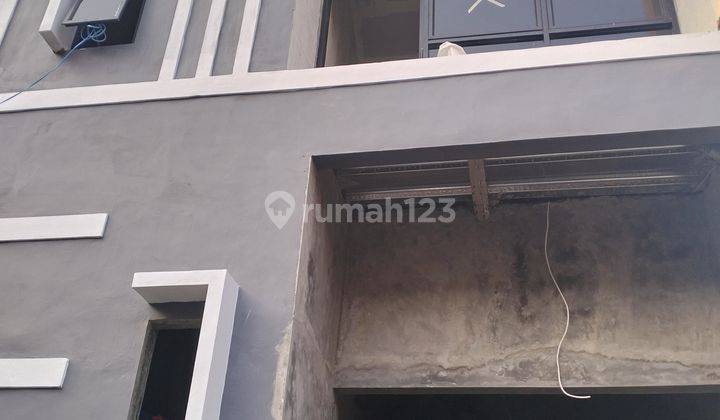 Rumah 2 Lantai SHM di Dekat Ragunan Jakarta, Jakarta Selatan 1