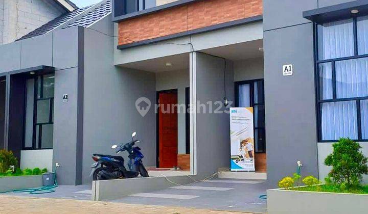 Rumah 2 Lantai SHM di Universitas Terbuka, Tangerang 1