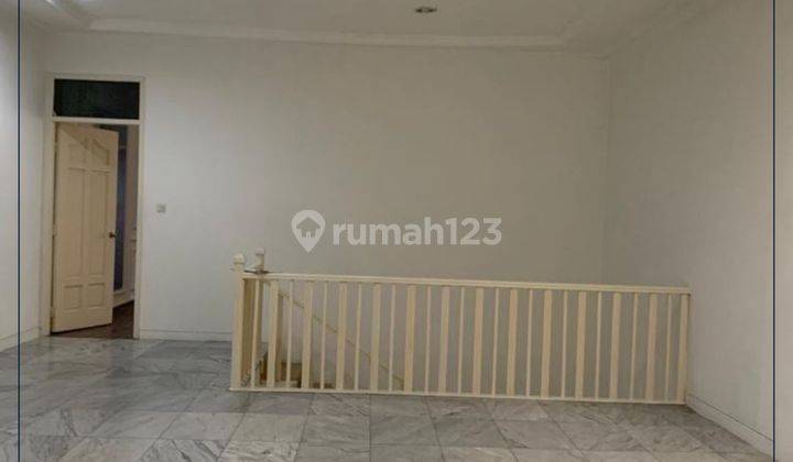 Dijual Rumah 2 Lantai SHM di Tanjung Duren Jakarta Barat 2