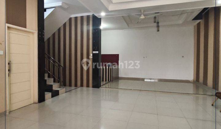 Dijual Rumah Rapih Siap Huni 2 Lantai Duri Kepa Jakarta Barat 2