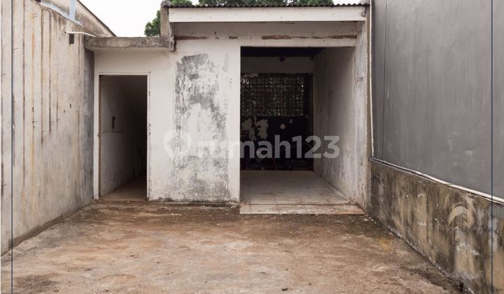 3.5 Story Shop House for Business in Kemang 2