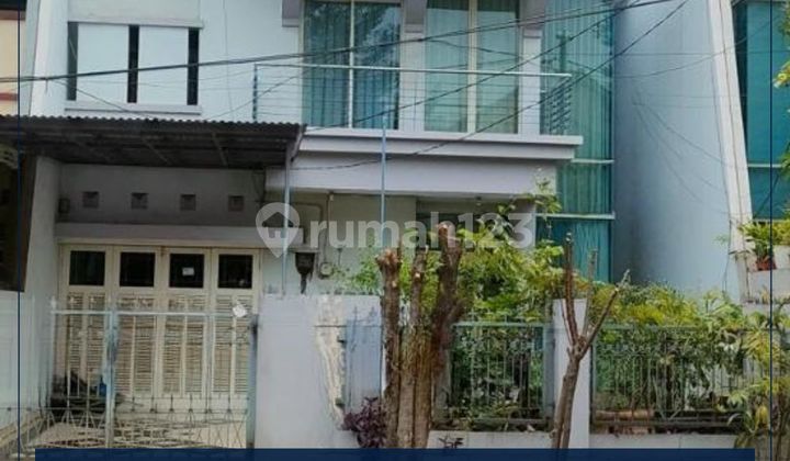 Dijual Cepat Rumah Bagus Siap Huni 2 Lantai SHM Taman Semanan