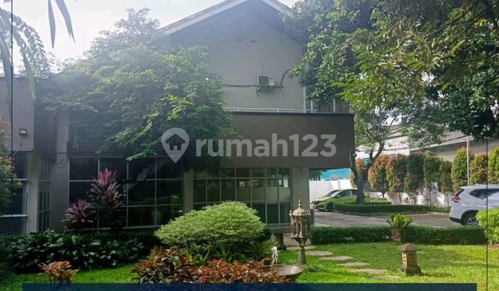 Rumah Usaha Lokasi Sangat Strategis di Prapanca