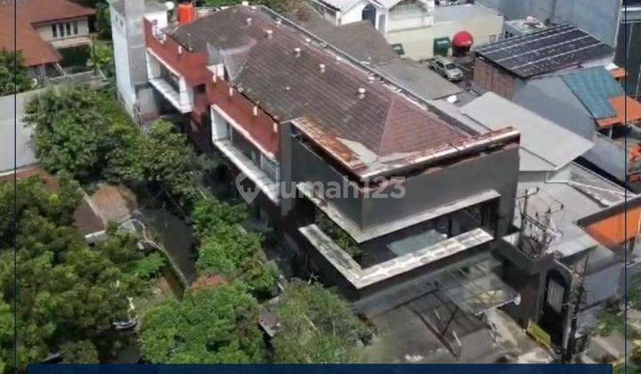 Dijual Gedung Komersial 3 Lantai Bagus Posisi Hook di Kemang 1