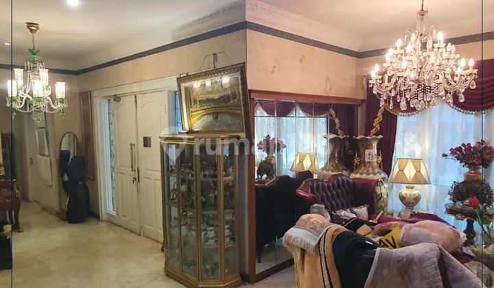 Luxury Good House Kebayoran Baru 2