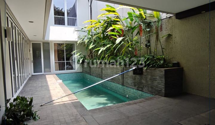 Rumah Cantik Swimming Pool Siap Huni 2