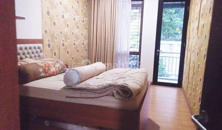 Rumah 2 lt fully furnished, taman belakang luas discovery residence 2