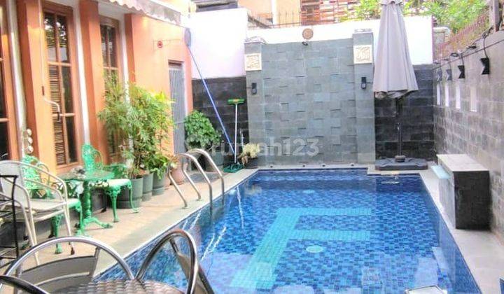 Rumah Mewah Ada Kolam Renang Strategis Dekat BXC Dan Tol 6736 1