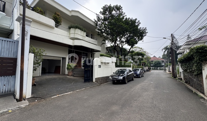 Rumah 2 Lantai Di Kawasan Simprug Dekat Senayan City 2