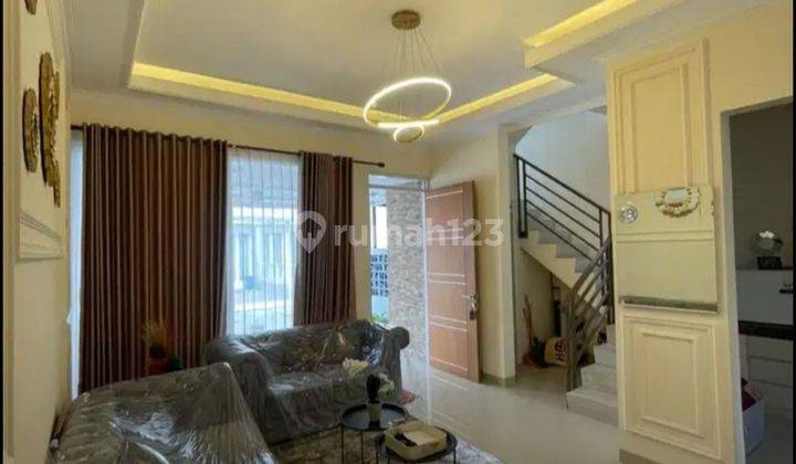 Rumah mewah 2,5 lantai di grand sharon 1