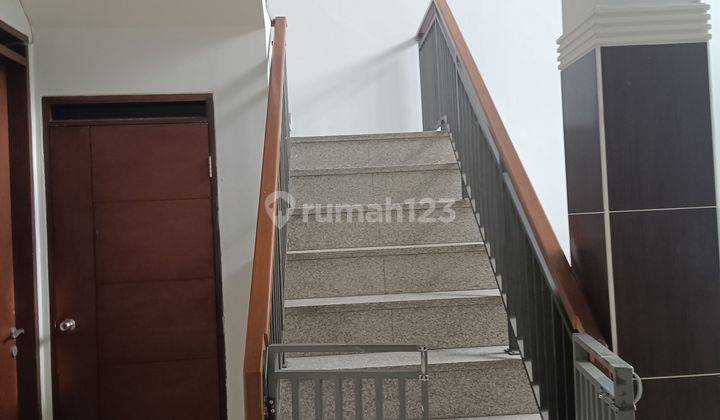 Rumah Dua Lantai Minimalis Full Renovasi Di Batununggal 2