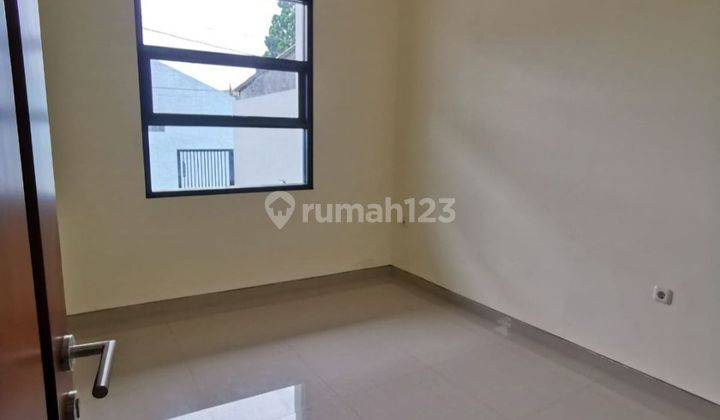 Jual Rumah Msh Baru Dua Lantai Minimalis 2