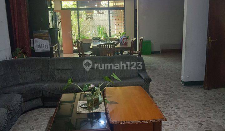 Jual rumah lama di jalan utama komplek 2