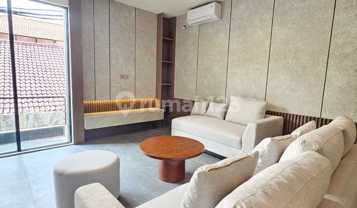 Di Jual Rumah Mewah Luxe Court Permata Hijau