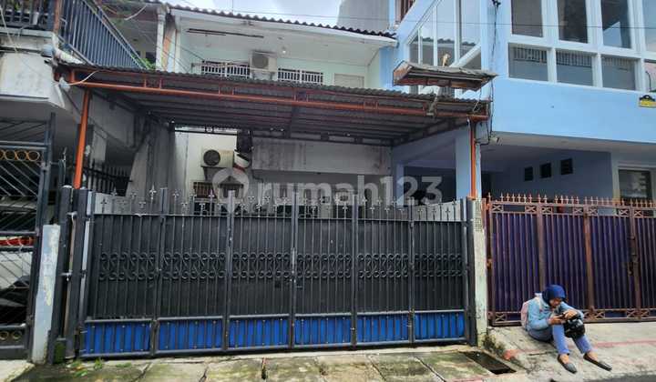 Di Jual Rumah 2 Lantai di Tomang Tinggi