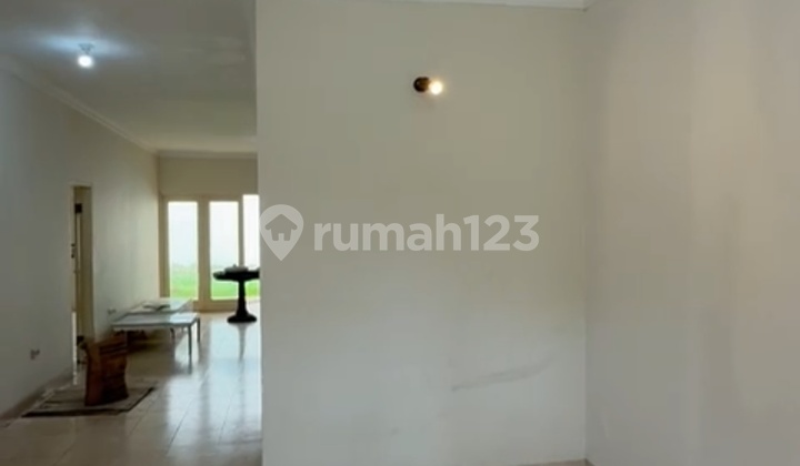 Disewakan Rumah 2 Lantaisemi Furnishedbisa Utk Tempat Usaha 2