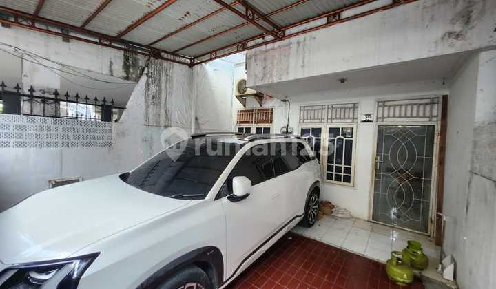 For Sale 2-Story House in Tomang Tinggi 2