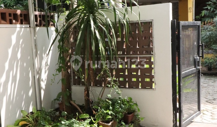 For Sale 2-Story House Jombang Ciputat 2