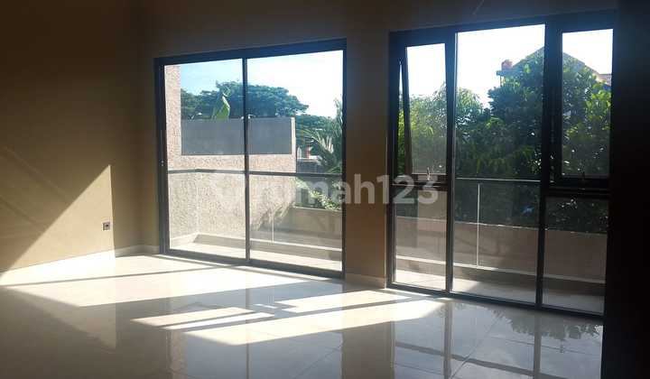 Di Jual Rumah Mewah di Kebayoran Residence Bintaro