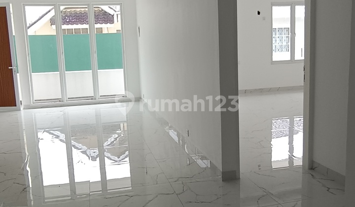 Rumah Baru Siap Huni Lokasi Strategis Lippo Karawaci SHM Rumah Baru Siap Huni Lokasi Strategis Lippo Karawaci SHM