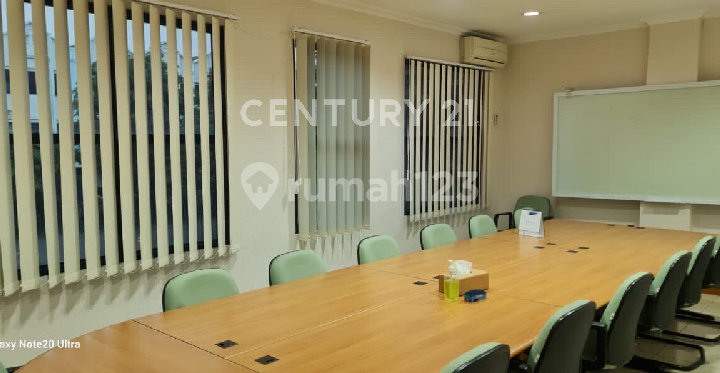 Three-Story Attached Shop House For Quick Sale In Cikokol, Tangerang Three-Story Attached Shop House For Quick Sale In Cikokol, Tangerang