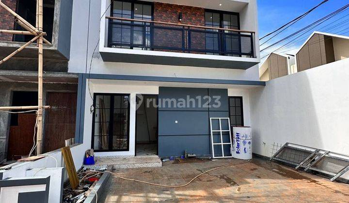 DI JUAL RUMAH BARU 2 LANTAI DI CIPAYUNG JAKTIM 2